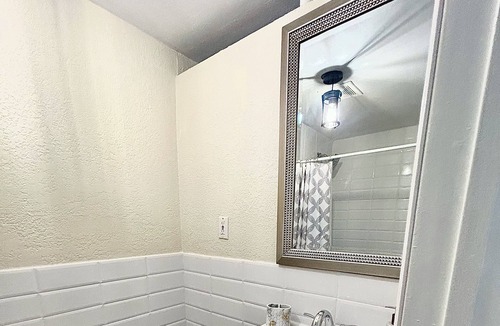 Coral Terrace Cottage | Vacation Stay In the heart of Miami