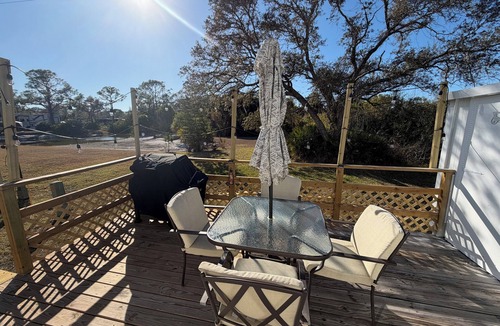 Venice House | Venice Fl. Bungalow Resort style living on the Myakka River Sleeps 6