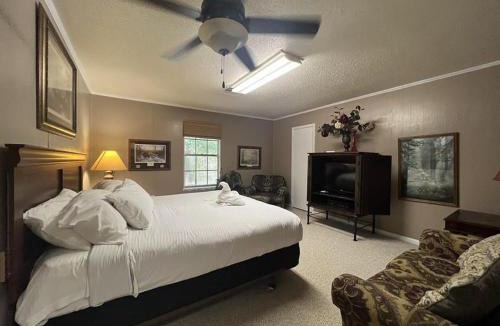 Mount Ida House | VGL - Mountain Harbor's four bedroom house