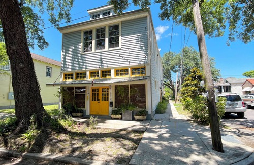 Algiers Point Apartment | Vibrant Loft - Short Walk to French Quarter Ferry