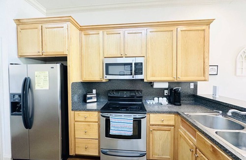 Pine Grove Apartment | Villa 6, spacious townhouse in Tickfaw, LA