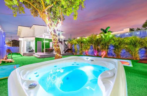 Allapattah House | Villa Bonita 6BR Pool Hot Tub Game Room