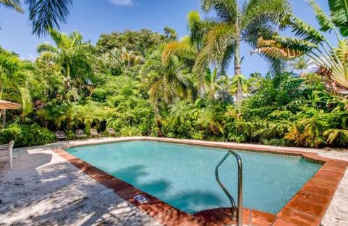 West Palm Beach House | Villa Dolce Vita - Luxuriate in Sweeping Intracoastal Views of Palm Beach