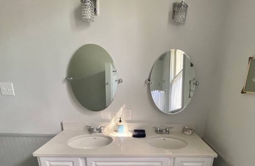 Greater Belhaven Apartment | Vintage Studio Apartment Across from Fairview Inn
