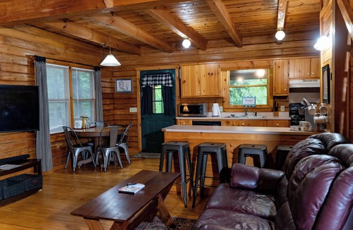 Warm Springs Cabin | Visit Southern Serenity for Labor Day - Fiber Wifi - Close to Callaway
