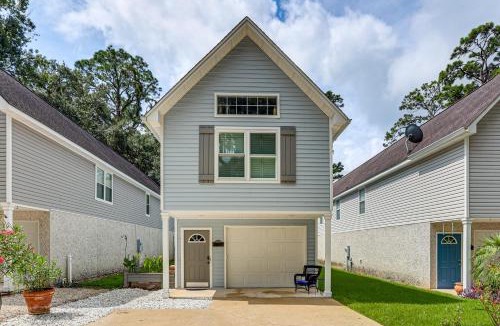 Saint Simons Island House | Vitamin Sea Escape: Leander Home w/Yard!