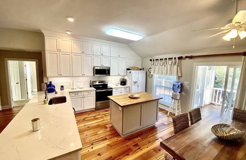 Edisto Island House | Walk 600' to Beach, Slp 10, Wi-Fi, Tidal Cr, perfect for family