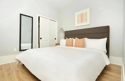French Quarter Hotel | Walk to Bourbon St, Riverfront Park, French Qtr | Canal St Stay | The Harlequin