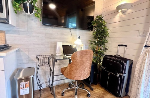 Delray Beach Cottage | Walk to Bustling Downtown Delray Beach