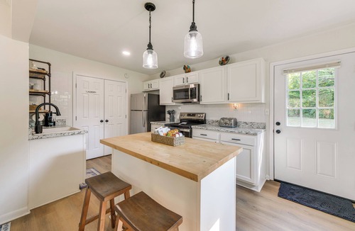 Pine Mountain House | Walk to Dtwn Pine Mountain! Quiet Cottage w/Yard