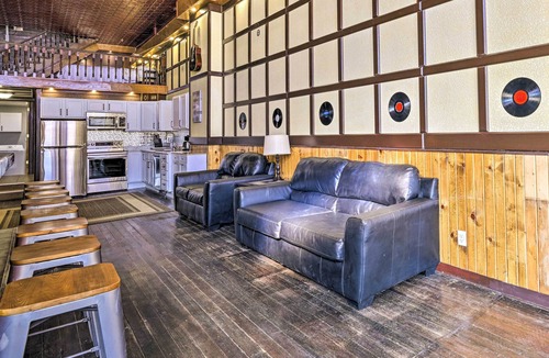 Lansing House | Walk to River: Unique Studio in Renovated Bar!