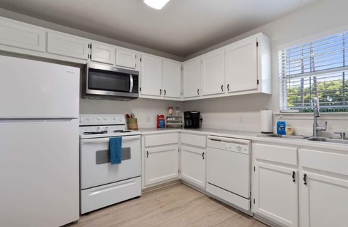 Mississippi City Apartment | Walk to the Beach! No cleaning fee!