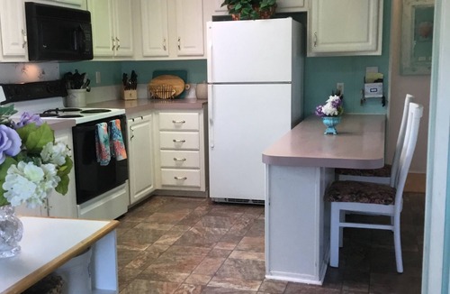 Hutchinson Island South House | Walk to the Beach at Nettles Island 4 bed/2 bath sleeps 8