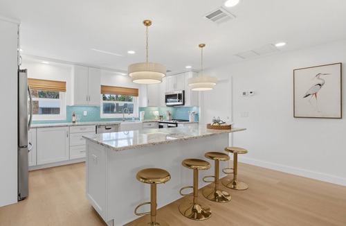 Singer Island House | Walk to the Beach | Sauna, Pool & BBQ!
