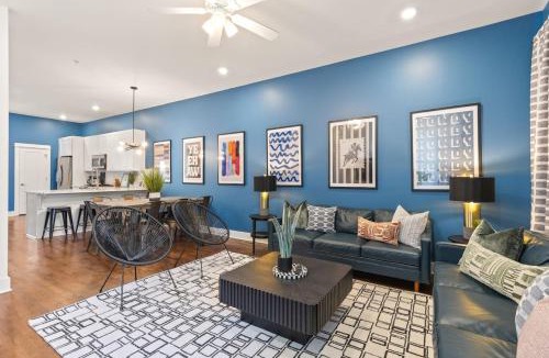 Hillsboro West End House | Walk to Vanderbilt and Belmont with Garage and Rooftop Deck