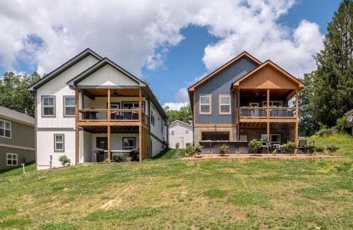 Brevard House | Walkable Downtown 5BR - Hot Tub and Resort Access