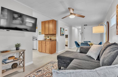Lakeland Condo | Walkable Lakeland Getaway | Near Florida Southern & Lakes | Private Patio & Grill