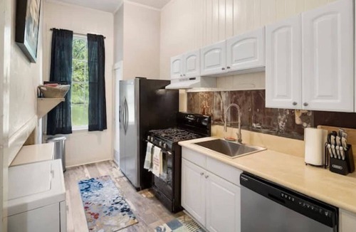 Mobile House | Walkable near Downtown - Classic Mardis Gras Manor