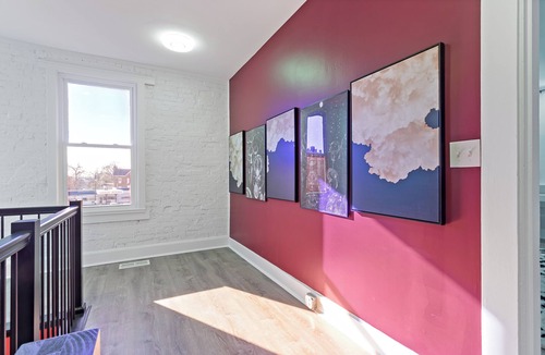 East Walnut HIlls House | Walnut Hills Mansion-sleeps14! TVs in every room!