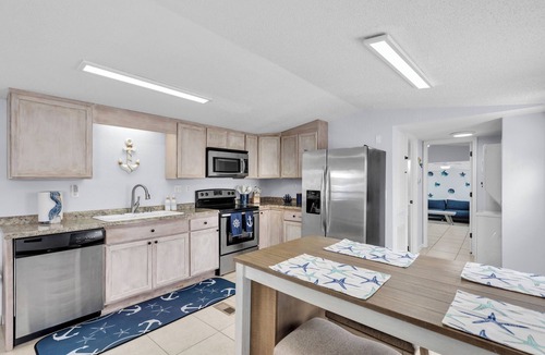 Sexton Cove Estates House | Water front 2-bedroom home in Key Largo with AC, WiFi