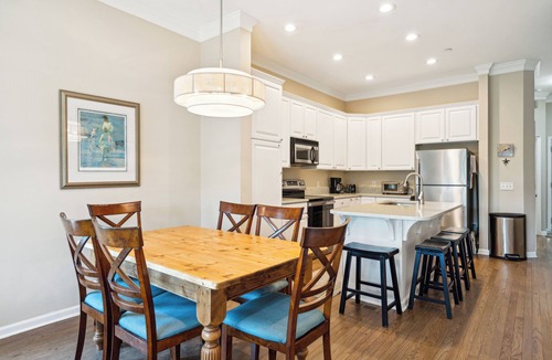 Waters Edge House | Water's Edge 83 - Comfy Cool - Pool - River Views - Close to Everything - Beautifully Updated