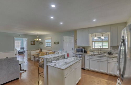 Donalsonville House | Water view,just at ten feet from backyard,kids can fish from the dock,bar&grill.