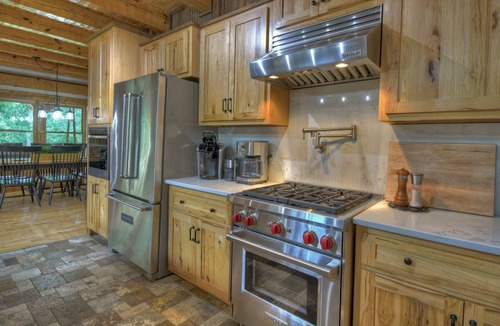 Mineral Bluff Cabin | Waterfall Pool · Barrel Sauna + Hot Tub · Cabin · 15 Private Acres