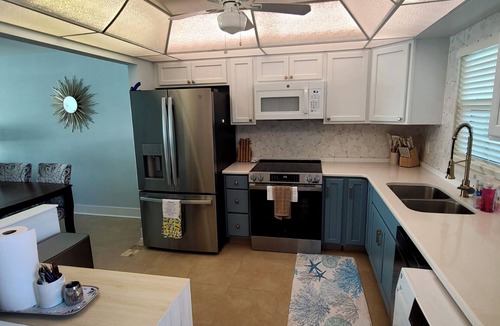 Madeira Beach Condo | Waterfront 2 bed/2 ba in 55+ resort, steps to pool & 1.5 mi to Madeira Beach!