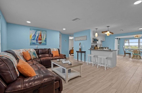Port Richey Apartment | Waterfront! 2BR w/Firepit & Grill!