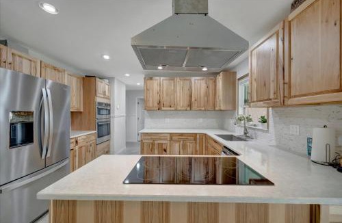 Alabama Grove Terrace House | Waterfront 3B FREE Boat Parking near Downtown