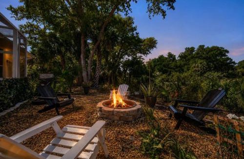 Port Charlotte House | Waterfront 3B & Free Dock Heated Pool Hot Tub Gym