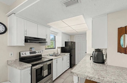 South Daytona House | Waterfront 3BR 2BA Home 5 min to Beaches Great large Driveway WiFi Clean Safe