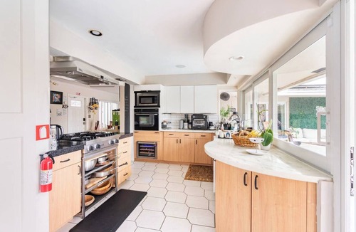 Fort Lauderdale House | Waterfront 3BR Oasis Heated Pool & Kayaks