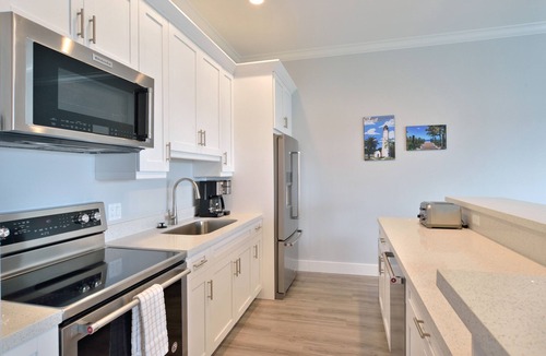 Meadows Condo | Waterfront 4-Bed 3-Bath Condo @ Bayfront Suites - CLEANING FEE INCLUDED