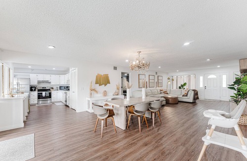 Hunt Club Villa | Waterfront Beach Villa Pool, Cinema, Game Room and Tiki