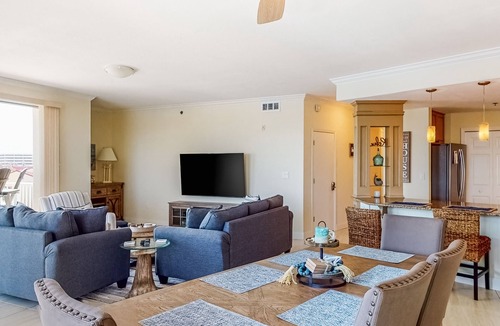 Fort Walton Beach Condo | Waterfront condo with balcony, pool, hot tub, central AC & washer/dryer