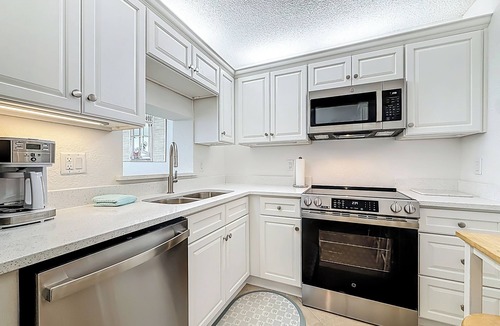 South Pasadena Condo | Waterfront condo near beaches | 55+ community