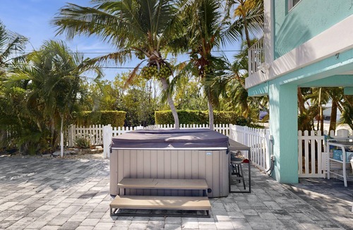 Cross Key Waterways House | Waterfront home w/hot tub, gas grill, WiFi, AC, near attractions