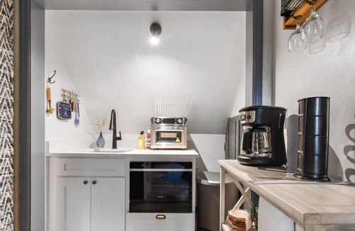 Conway Apartment | Waterfront King Guest Suite (Pet Friendly)