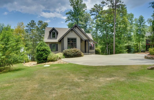West Union House | Waterfront Lake Keowee Home w/Hot Tub & Views!