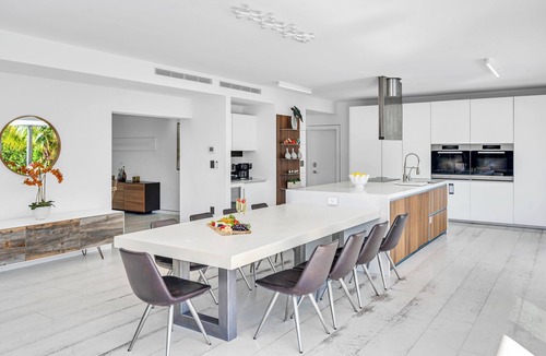 Harbor Beach Villa | Waterfront Masterpiece Villa/Grand Heated Pool/Seabreeze Key