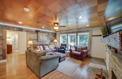 Monticello House | Waterfront Monticello Home w/Fire Pit & Deck!