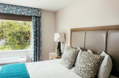 Key Largo Hotel | Waterfront Paradise Near Florida Keys Beaches And Dining | 2 Units