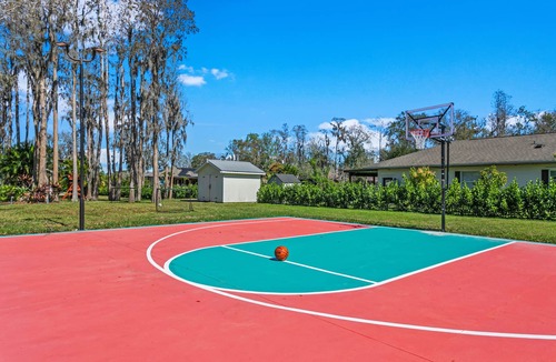 Westchase House | Waterfront * Pool * Pickleball * Basket *Sleeps 18