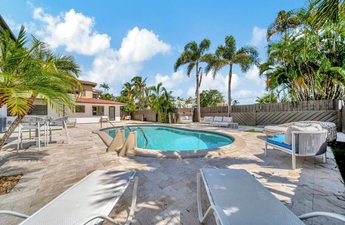 Coral Ridge Apartment | Waterfront Retreat Studio #1🌴 20-Min Walk to the Beach Summer Deals!