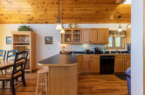 Blowing Rock House | Welcome Home - Great View, Hot Tub, Foosball Table, Fire Pit, 15 minutes to Boone!