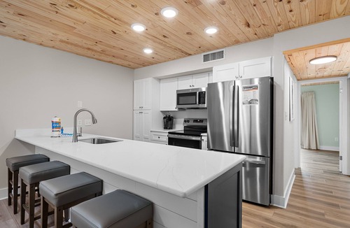 Avalon Beach Estates House | Welcome to Blue Surf 22 ~ Newly Remodeled Coastal Condo with FREE Beach Service