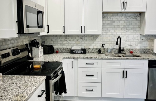 Bloomingdale House | Welcome to Mindelo Oasis, your Florida pool house vacation home!