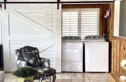 Twin Lakes House | Welcome to Paradise/Waterfront Retreat/Jacuzzi Outdoor kitchen & Entertainment