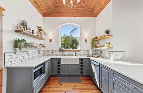 Perkinston House | Welcome to Silver Run Resort. Beautiful 3 bedroom home on 50 acres in Perkinston